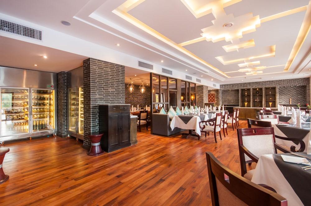 The Privilege Floor By Lotus Blanc Siem Reap Exterior photo