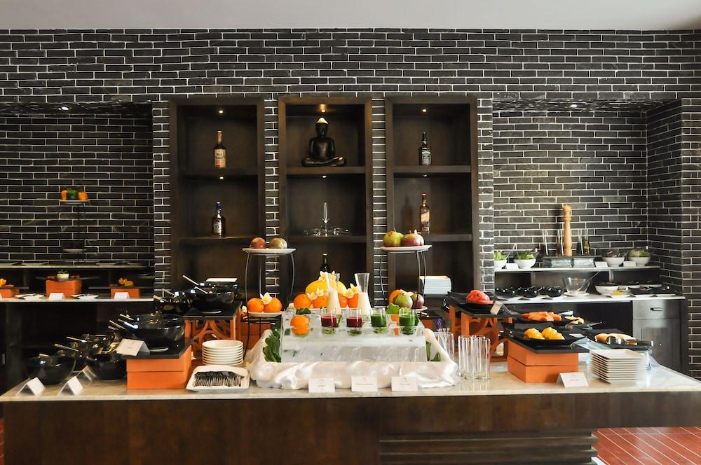 The Privilege Floor By Lotus Blanc Siem Reap Exterior photo