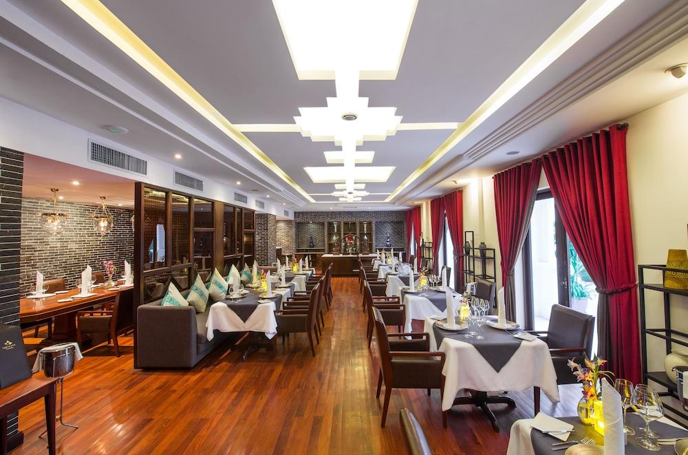 The Privilege Floor By Lotus Blanc Siem Reap Exterior photo