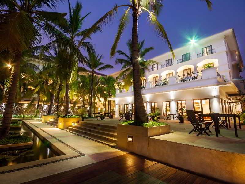 The Privilege Floor By Lotus Blanc Siem Reap Exterior photo