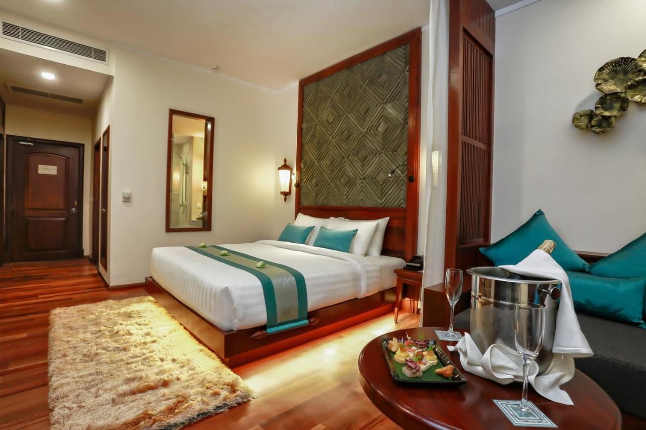The Privilege Floor By Lotus Blanc Siem Reap Exterior photo