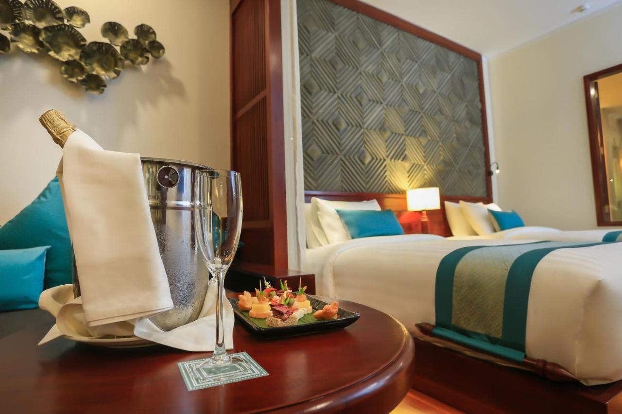 The Privilege Floor By Lotus Blanc Siem Reap Exterior photo