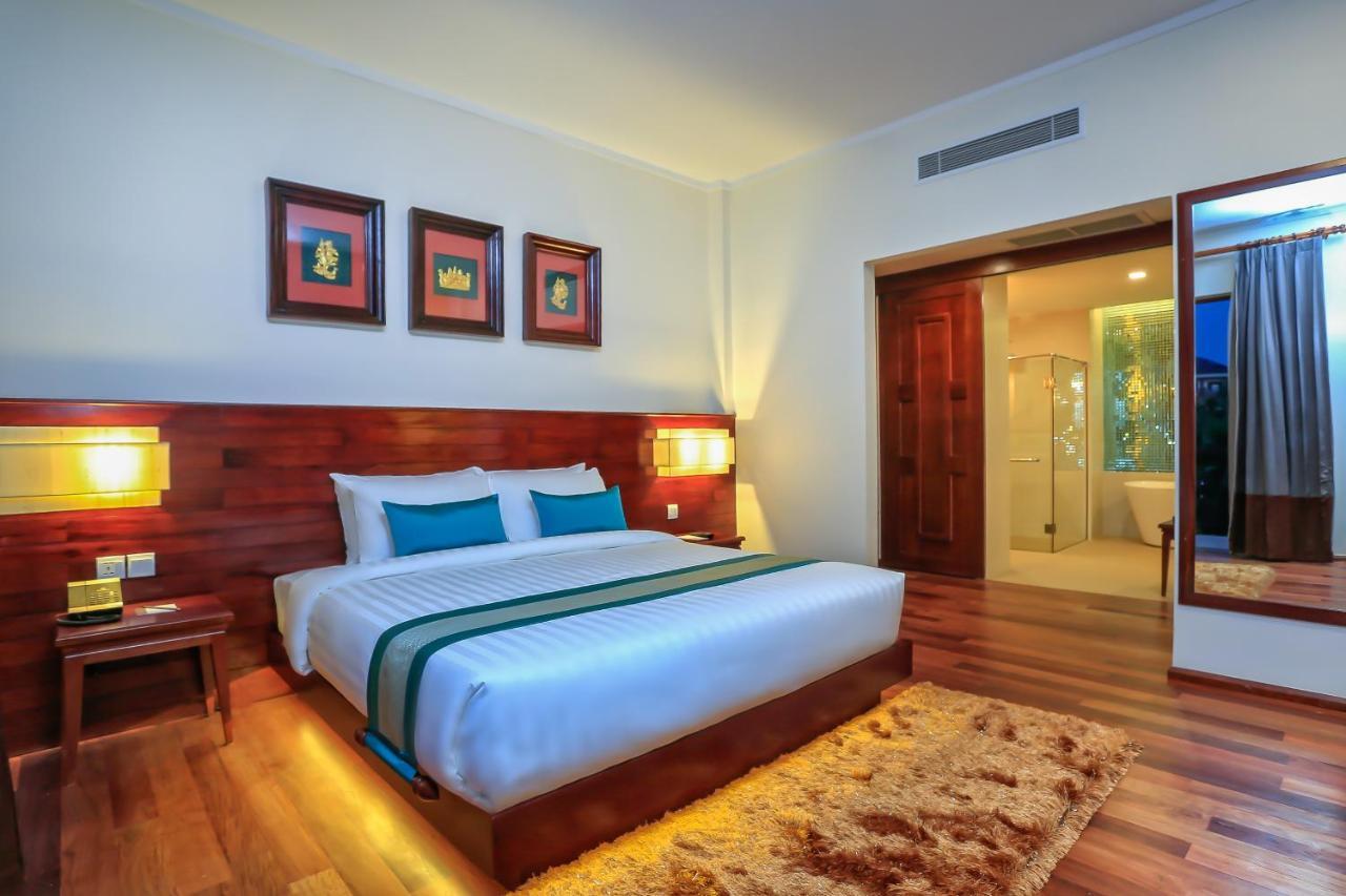 The Privilege Floor By Lotus Blanc Siem Reap Exterior photo