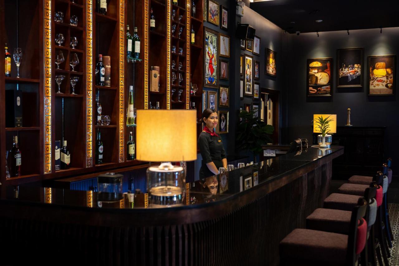 The Privilege Floor By Lotus Blanc Siem Reap Exterior photo