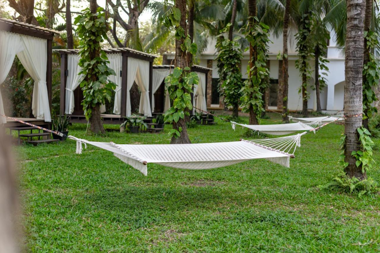The Privilege Floor By Lotus Blanc Siem Reap Exterior photo