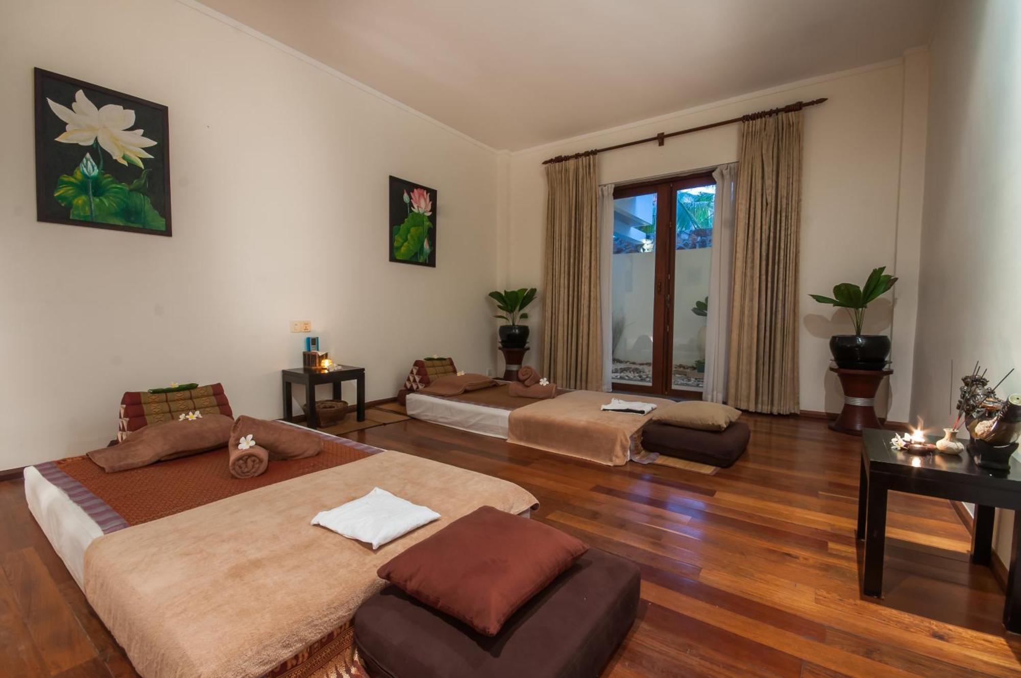 The Privilege Floor By Lotus Blanc Siem Reap Exterior photo