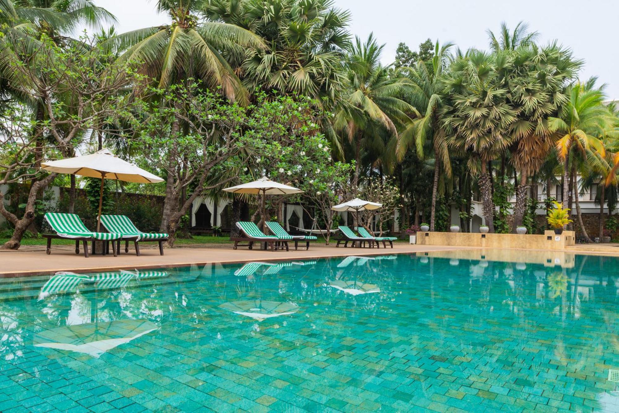 The Privilege Floor By Lotus Blanc Siem Reap Exterior photo